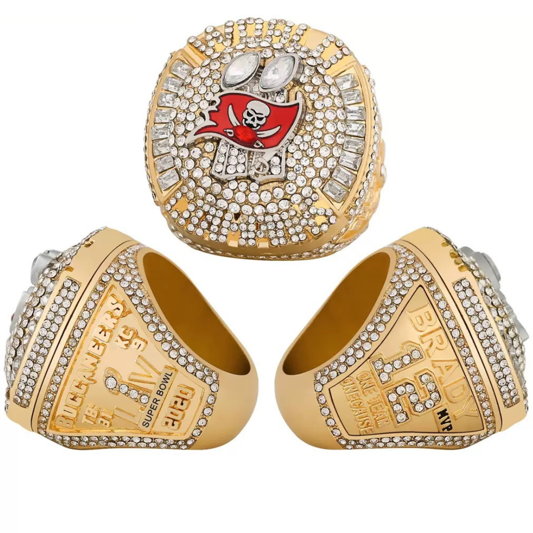 Tom Brady Buccaneers Super Bowl Championship Ring – Gold-Tone Fan Collectible